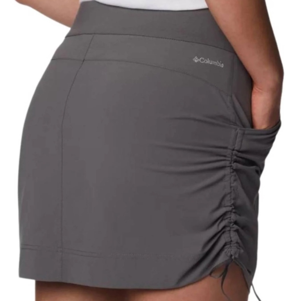 Columbia Skort, Women's size M, Gunmetal Gray in color.